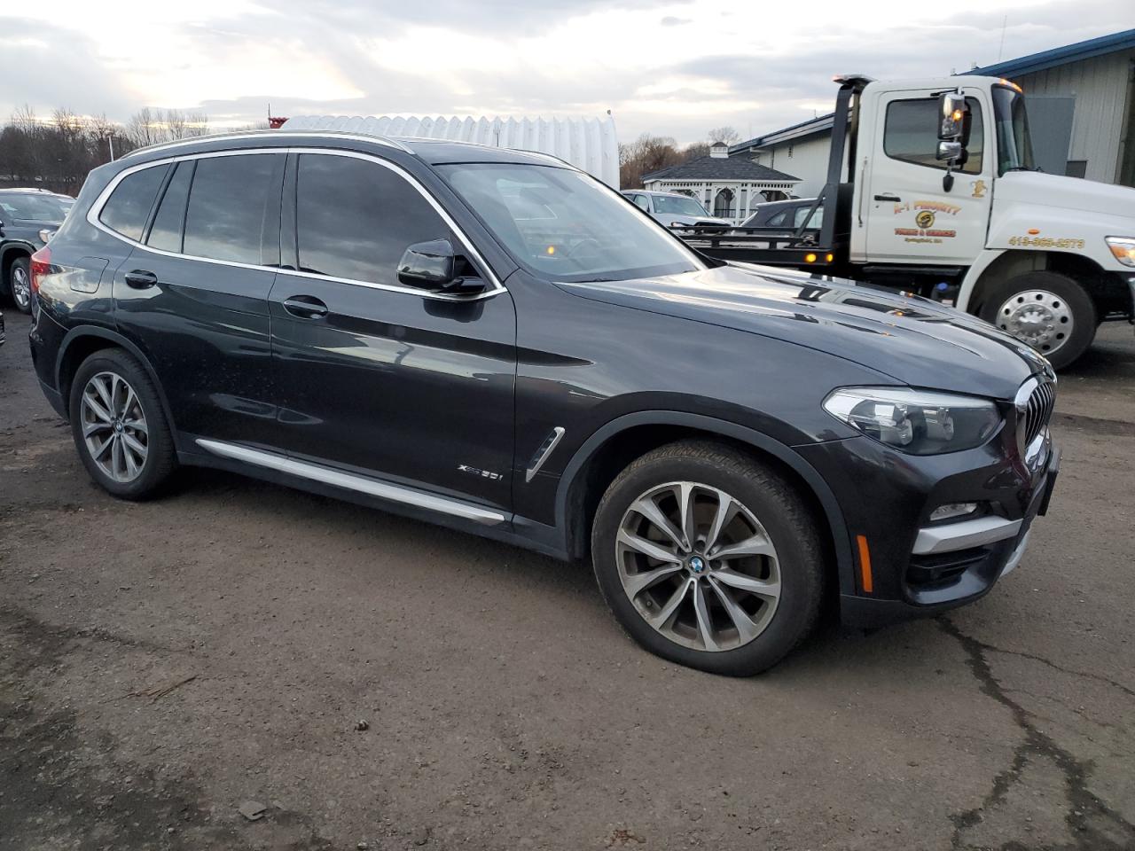 VIN 5UXTR9C5XJLD66256 2018 BMW X3 no.4