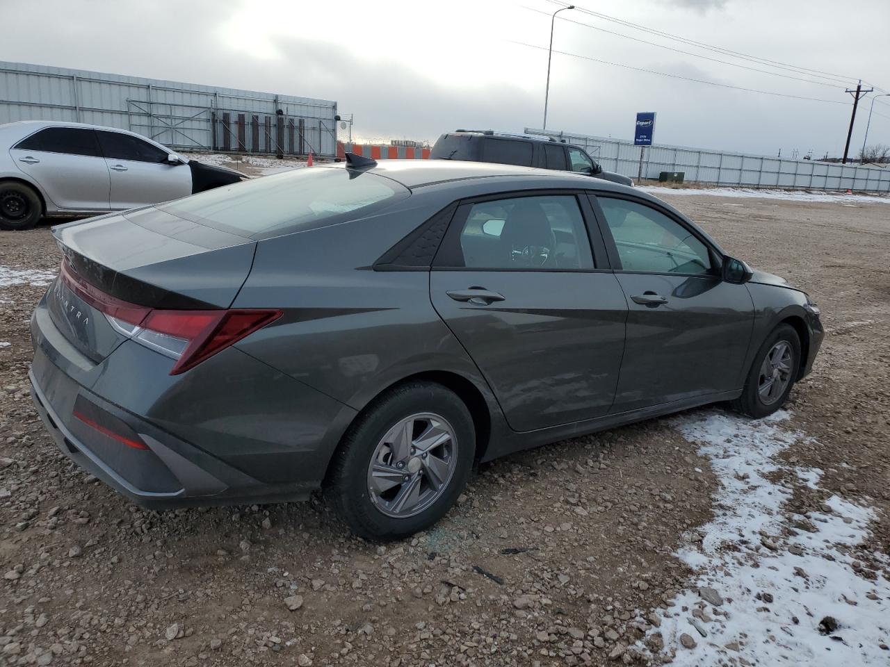 2024 Hyundai Elantra - Image 3