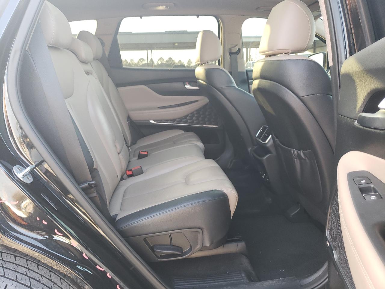 2019 Hyundai Santa Fe - Image 11