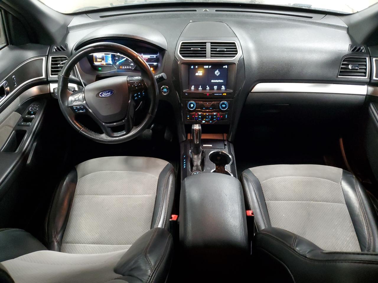 2017 Ford Explorer - Image 8