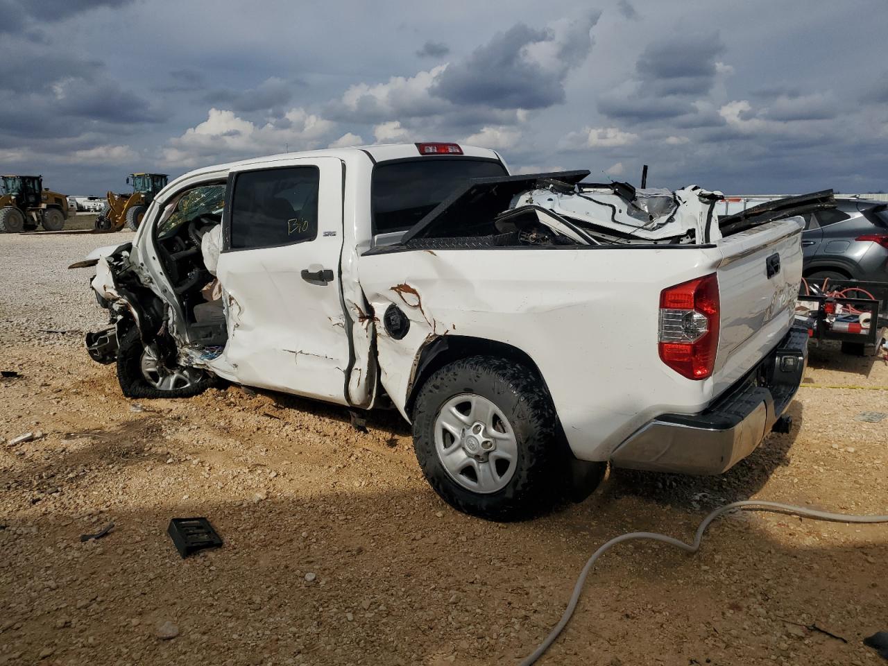 2015 Toyota Tundra - Image 2