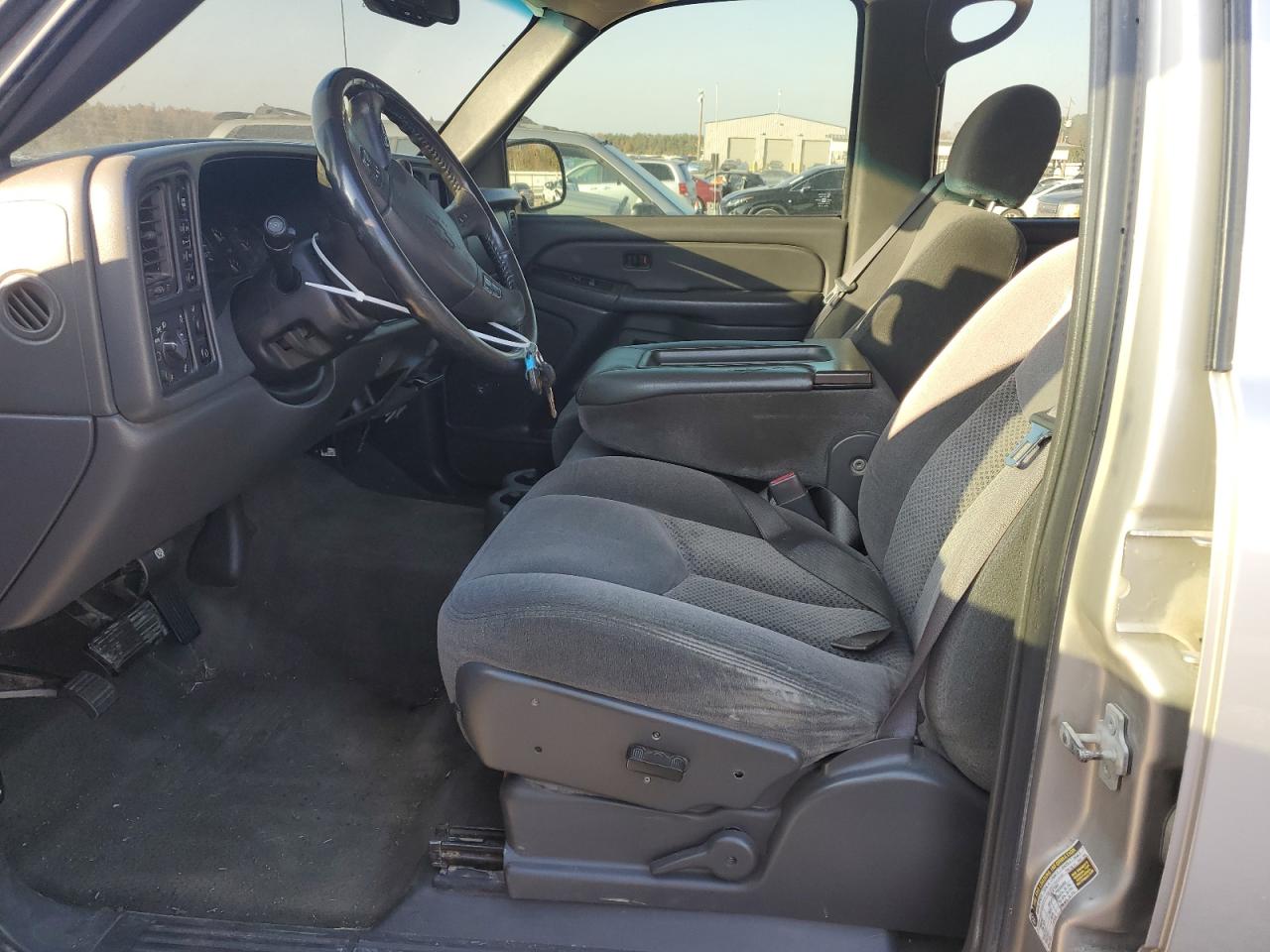 2005 Chevrolet Silverado - Image 7