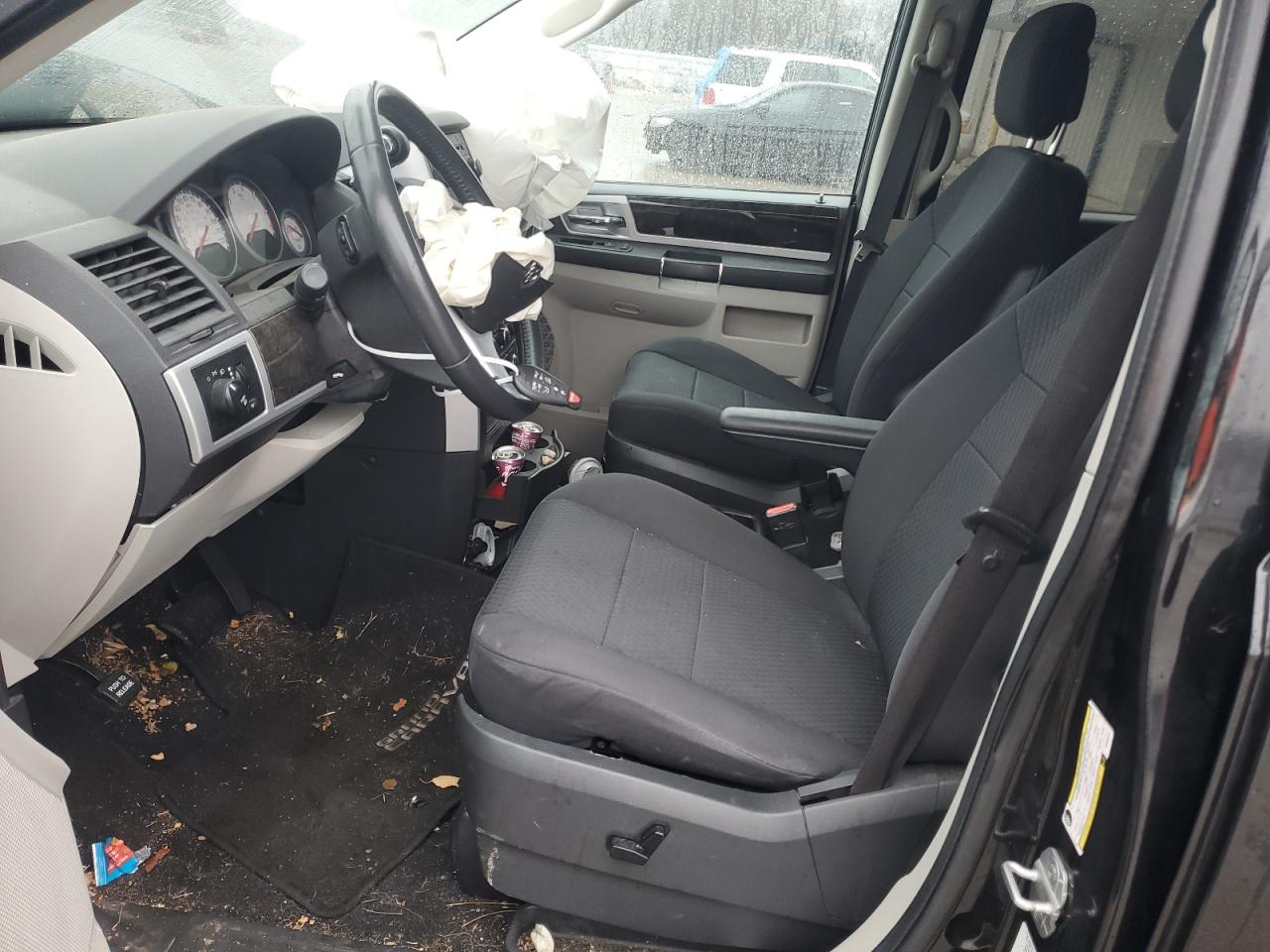 2010 Dodge Caravan - Image 7