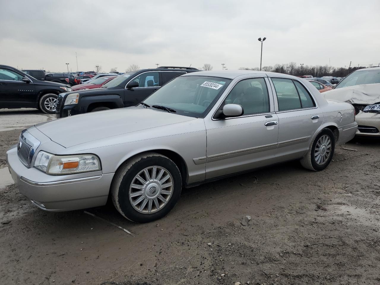 2008 Mercury Grand Marquis Ls for Sale in Indianapolis, IN - Side