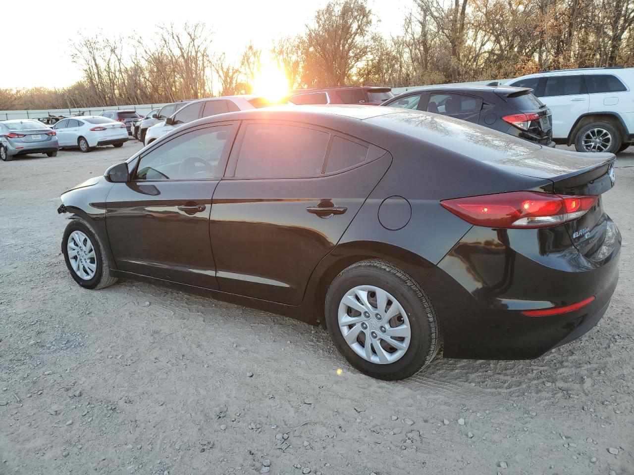 5NPD74LF8JH221886 2018 HYUNDAI ELANTRA - Image 2