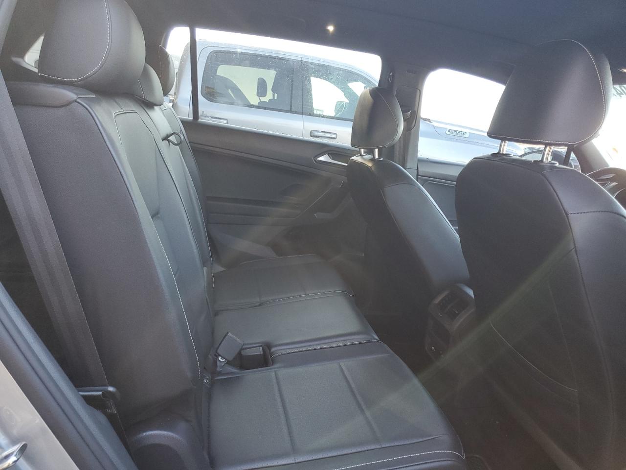 2021 Volkswagen Tiguan - Image 11