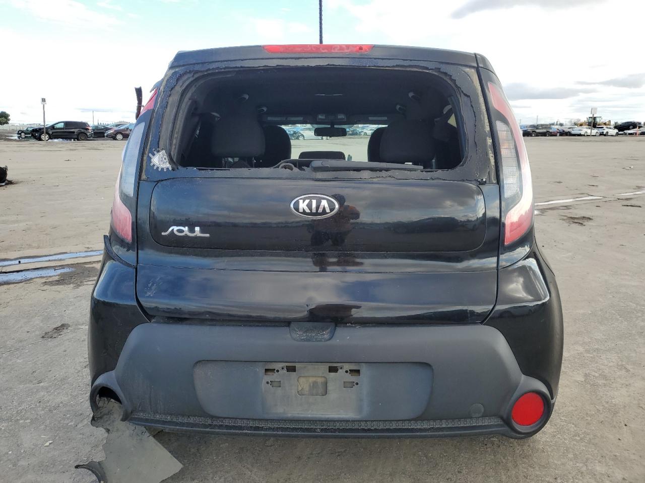 VIN KNDJN2A27F7182586 2015 KIA SOUL no.6