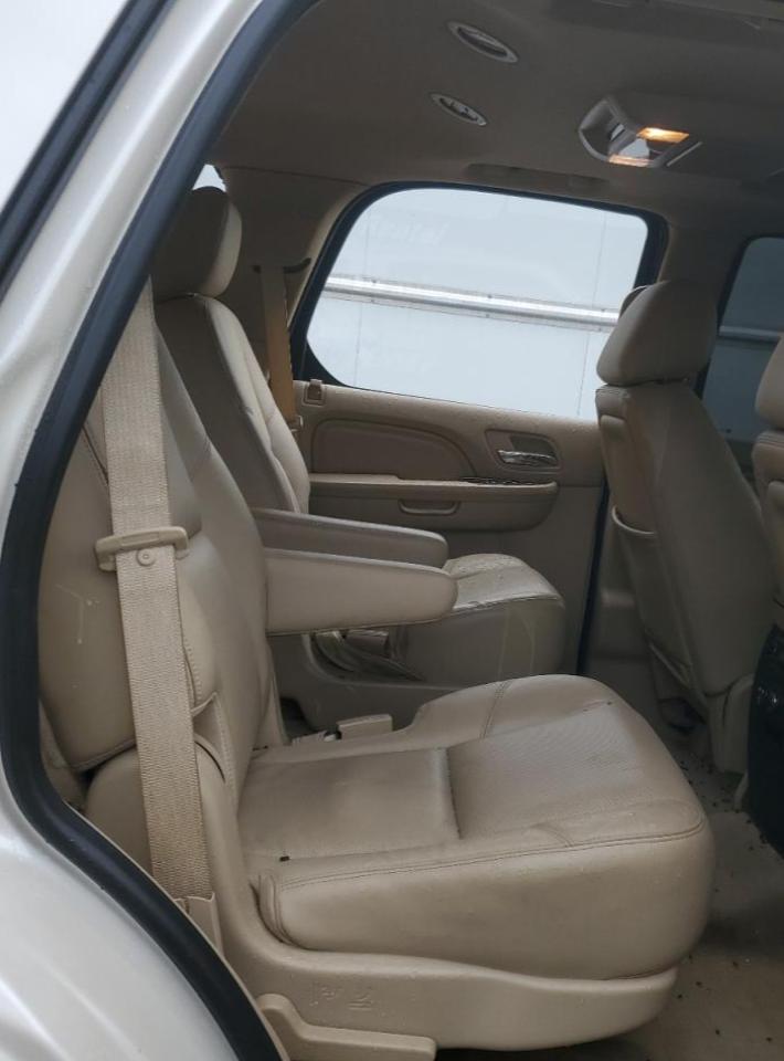 2013 Cadillac Escalade - Image 11