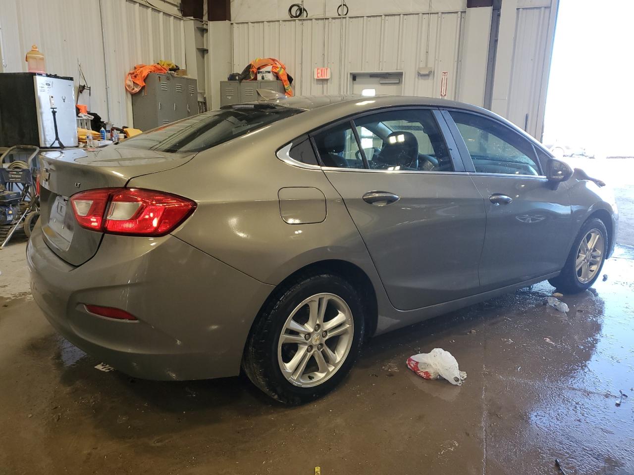 2018 Chevrolet Cruze - Image 3