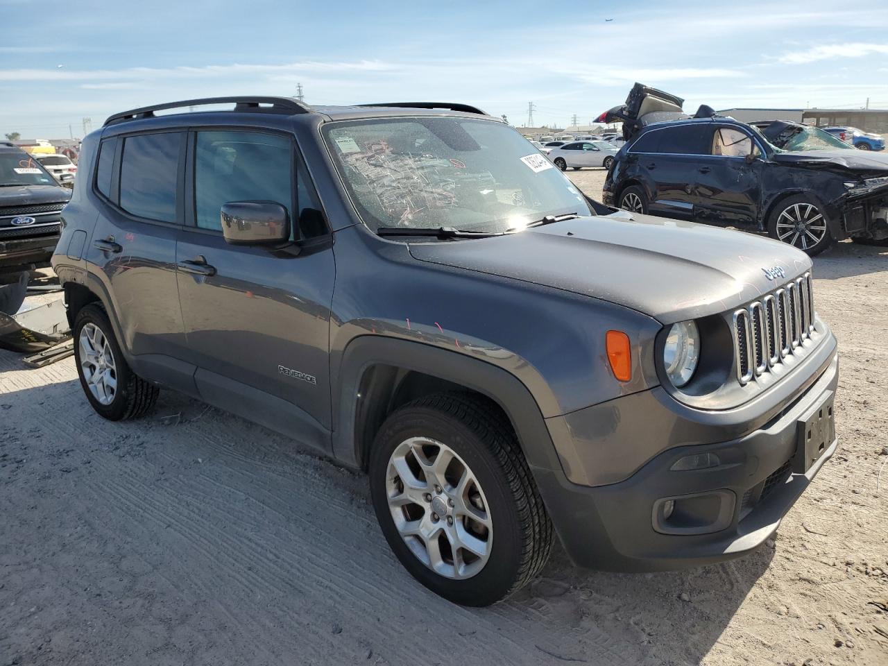 VIN ZACCJBBT7GPC85068 2016 JEEP RENEGADE no.4