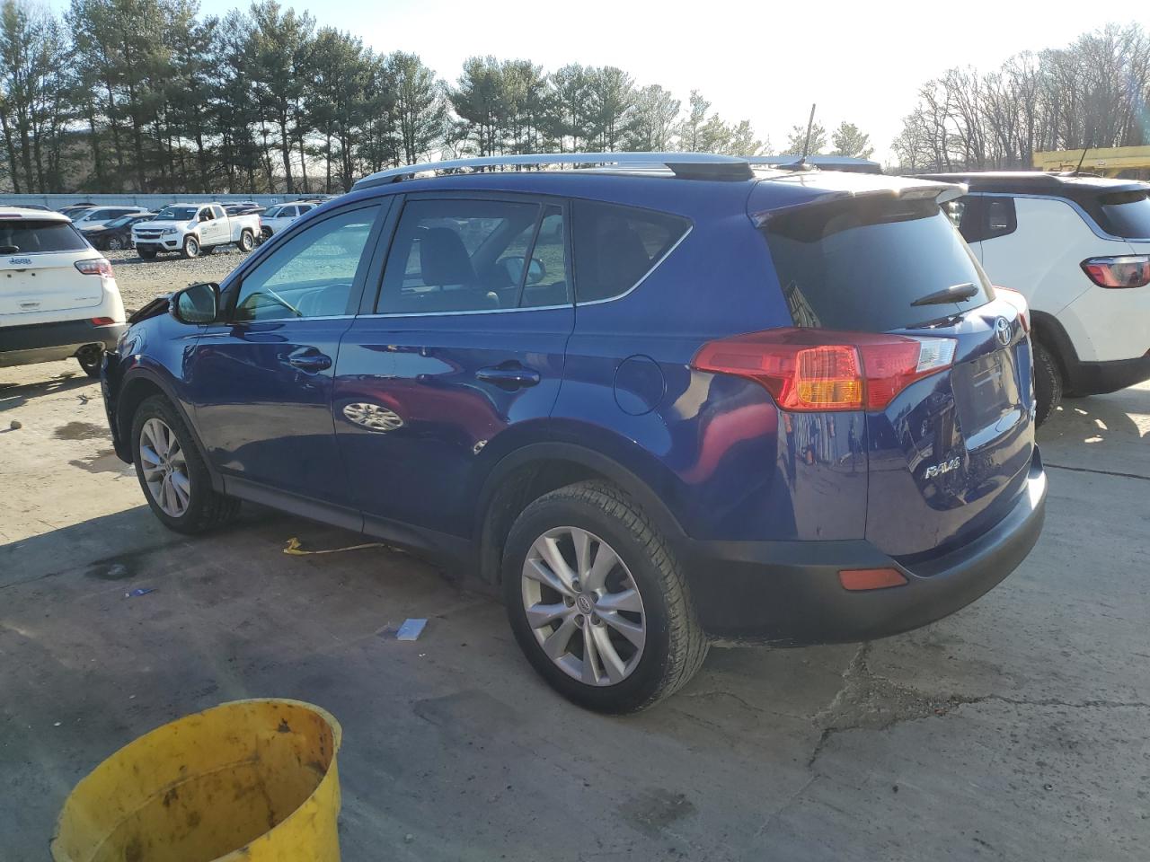 2015 Toyota RAV 4 - Image 2