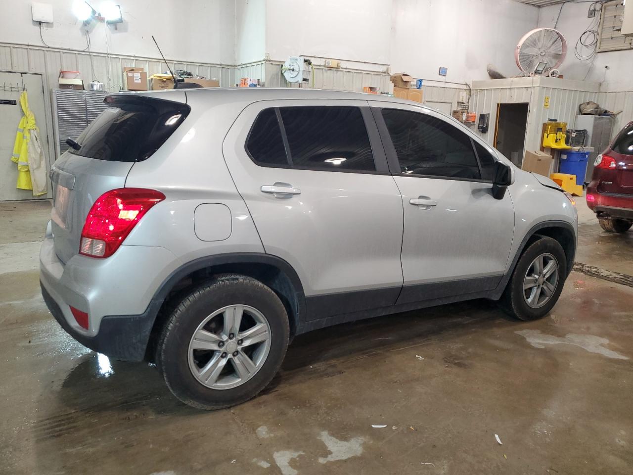 CHEVROLET TRAX 2018 VIN 3GNCJNSB9JL289106 photo 3