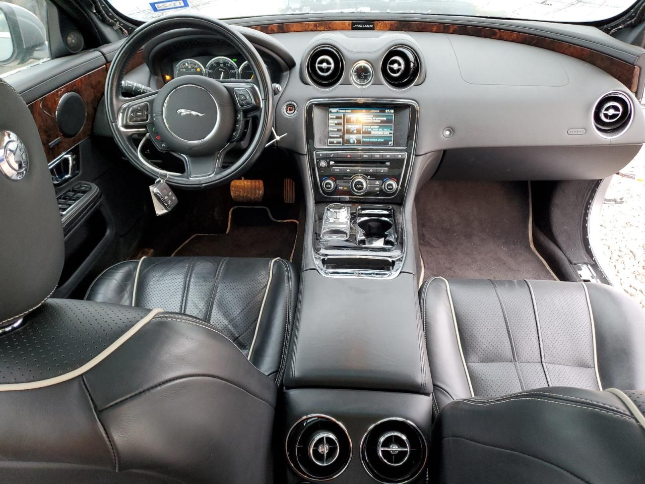 2015 Jaguar XJ - Image 8