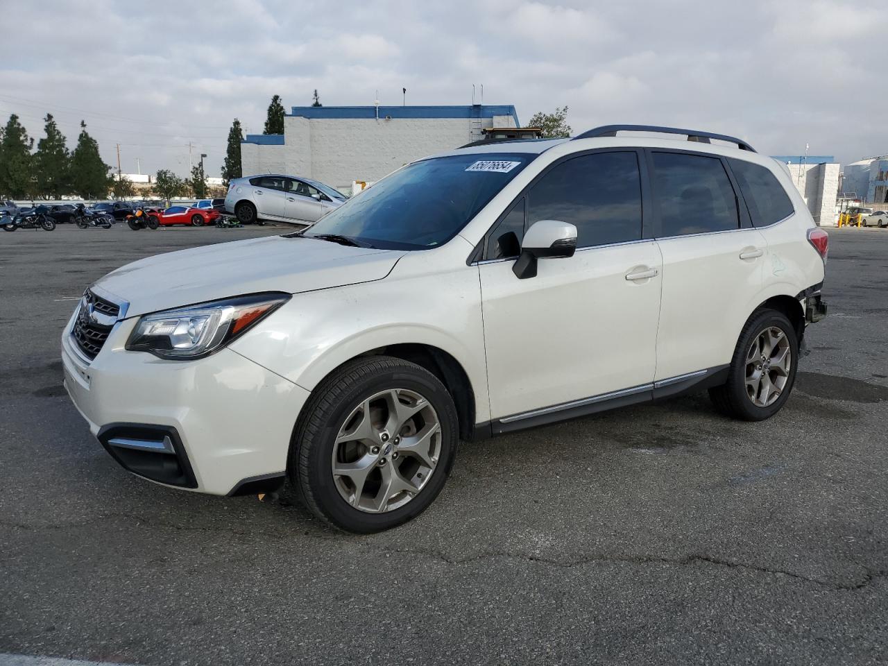 VIN JF2SJAWC0HH583844 2017 SUBARU FORESTER no.1