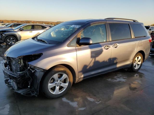 2017 Toyota Sienna Le