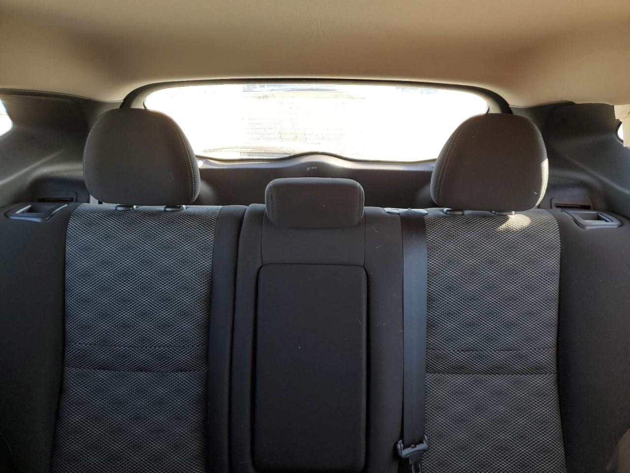 2018 Nissan Rogue - Image 10