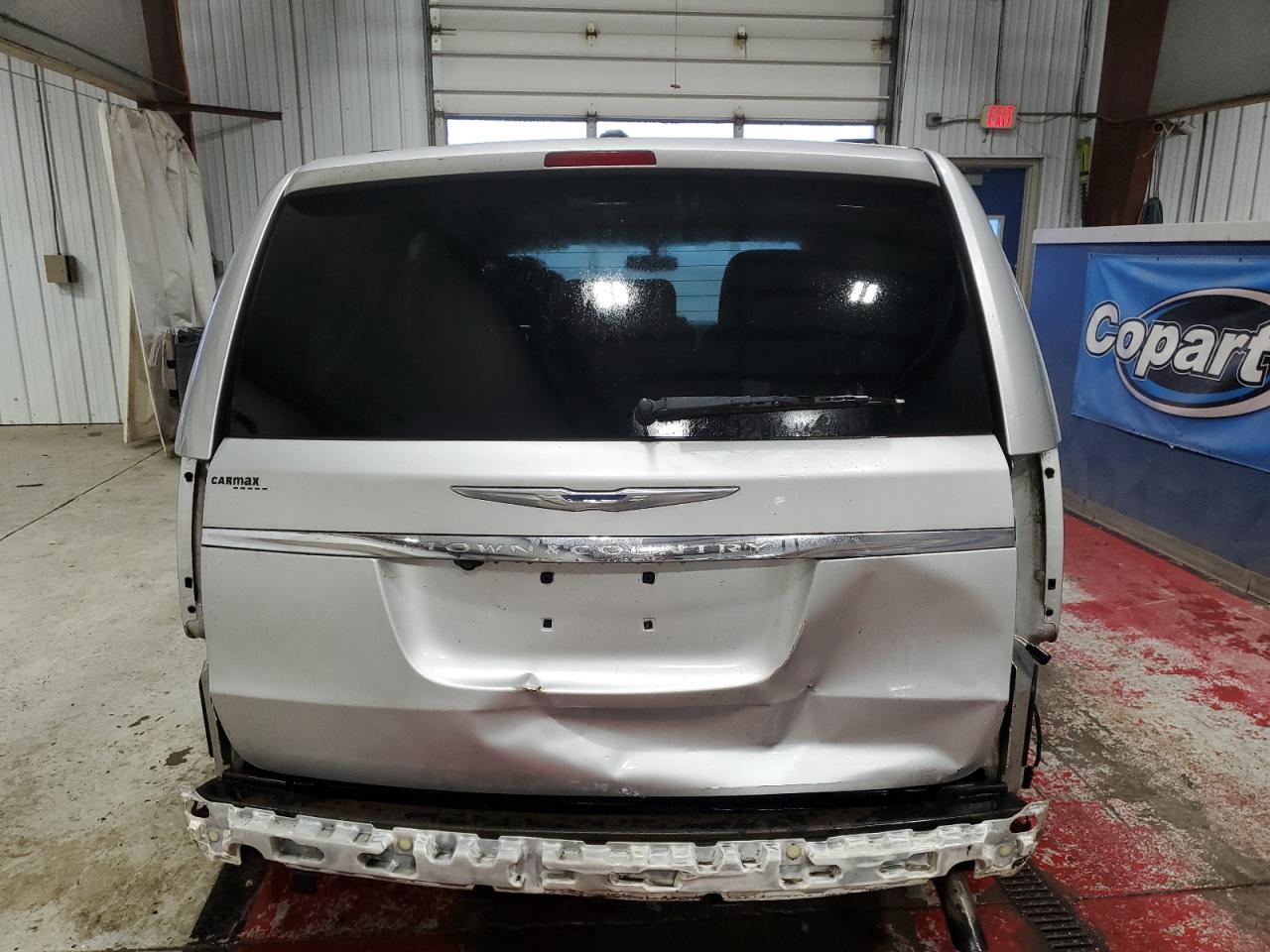 2011 Chrysler Town & Country - Image 6