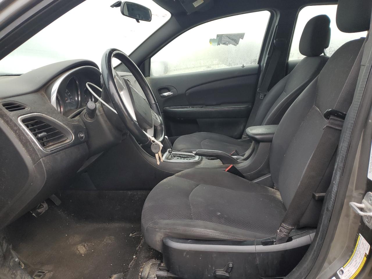 2013 Chrysler 200 - Image 7