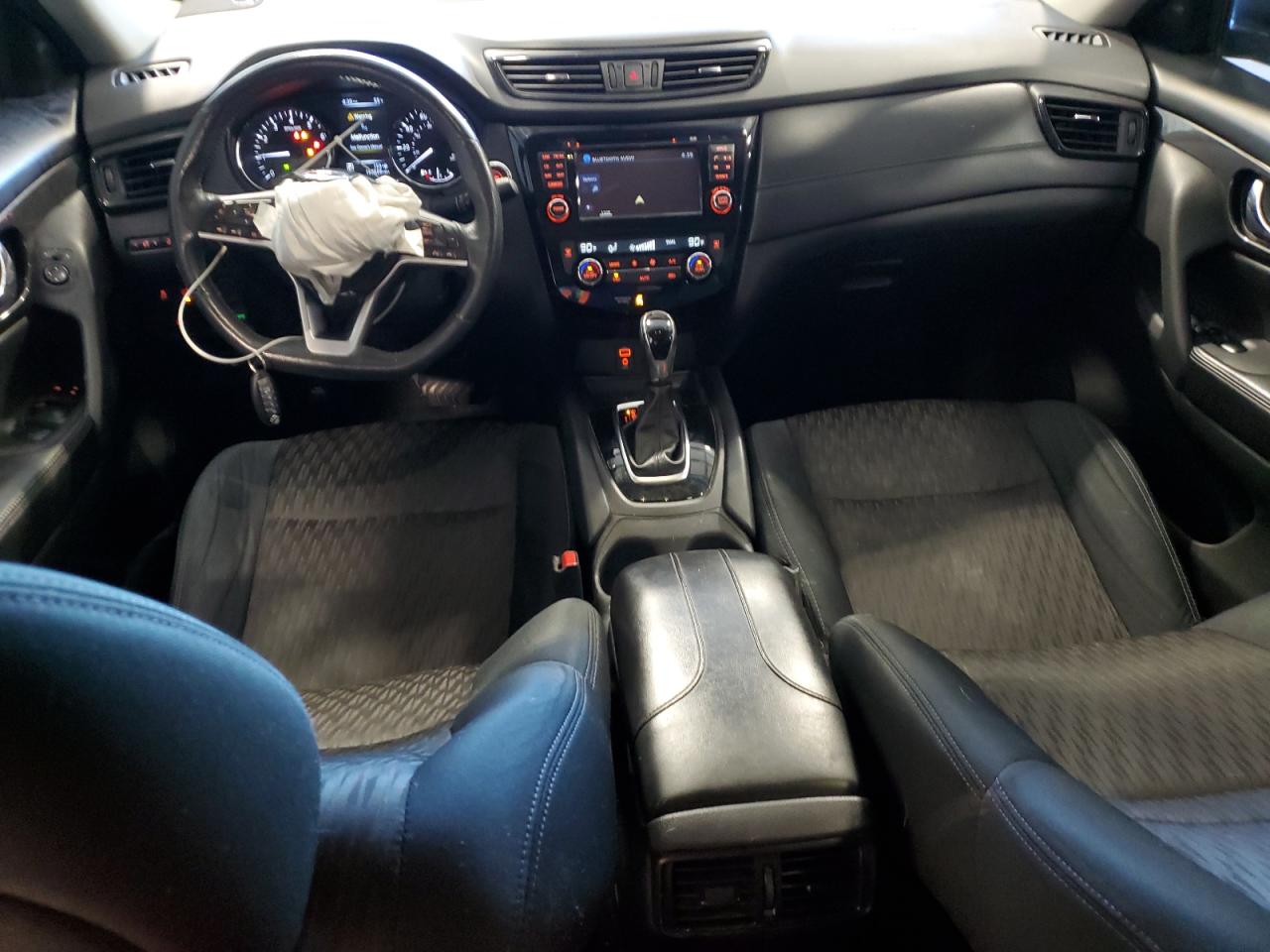 2017 Nissan Rogue - Image 8