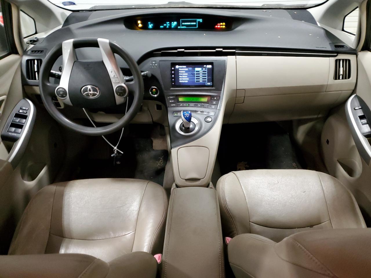 2010 Toyota Prius - Image 8