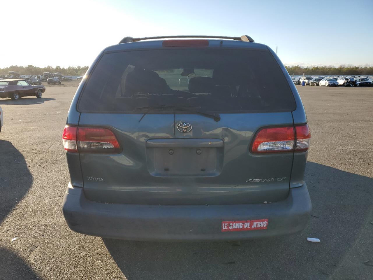 2002 Toyota Sienna Ce VIN: 4T3ZF19C42U479207 Lot: 82301664