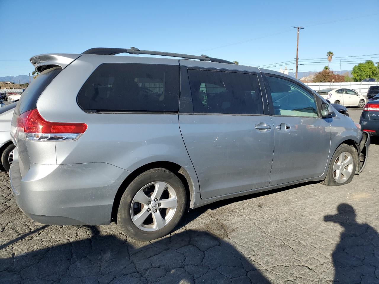 2014 Toyota Sienna - Image 3