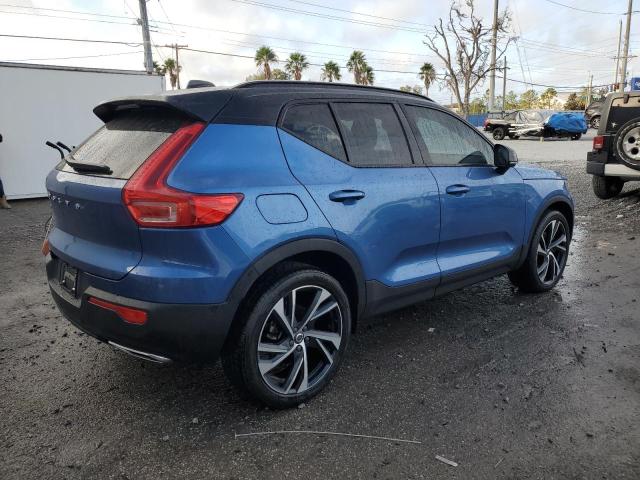  VOLVO XC40 2019 Синий