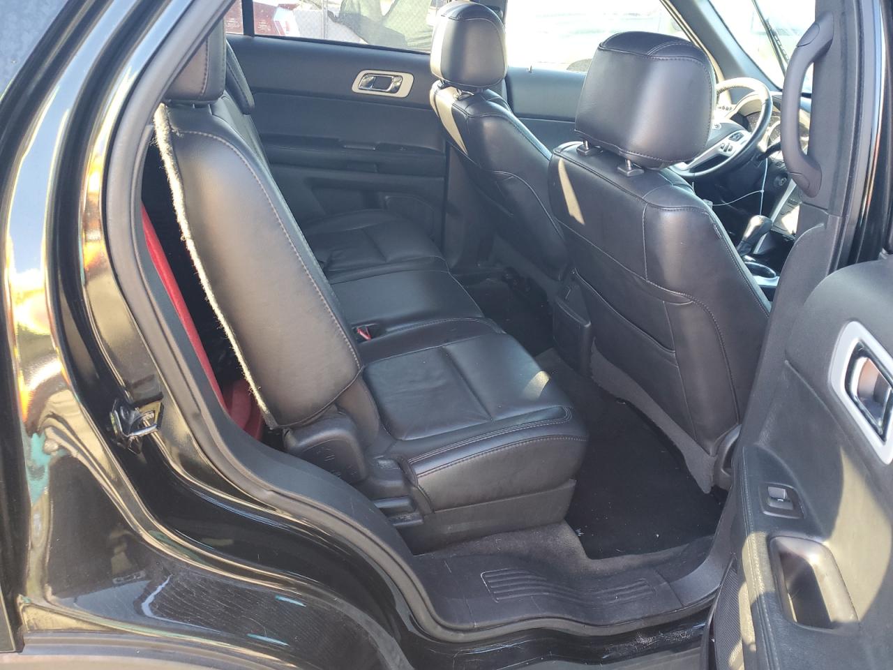 2015 Ford Explorer - Image 11