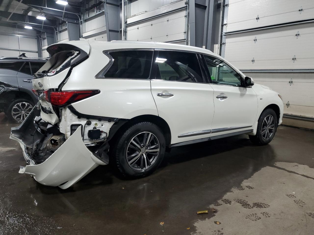 2016 Infiniti QX60 - Image 3