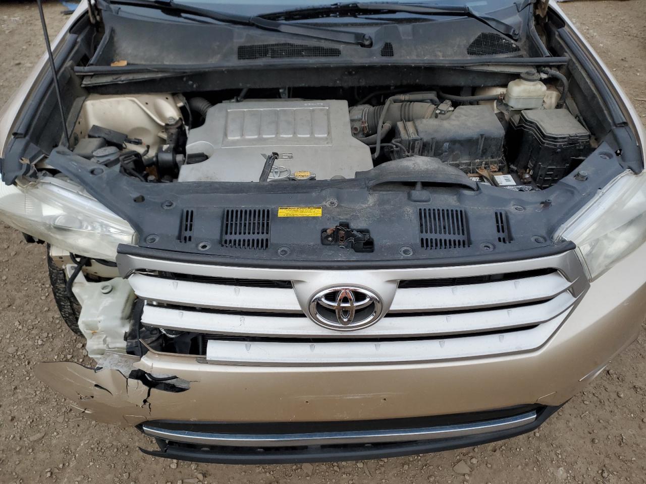 2012 Toyota Highlander - Image 12