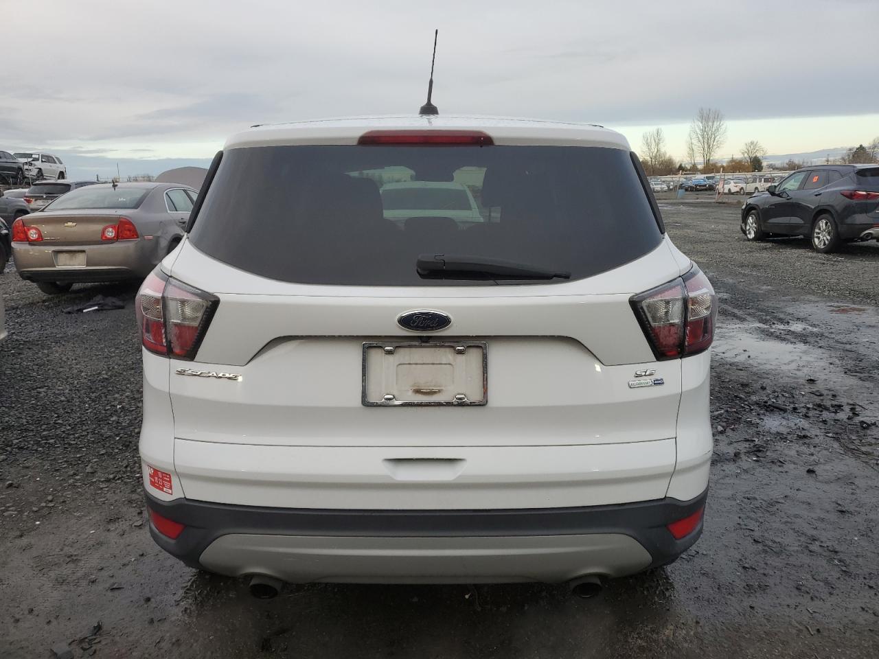 VIN 1FMCU9G9XHUA28687 2017 FORD ESCAPE no.6