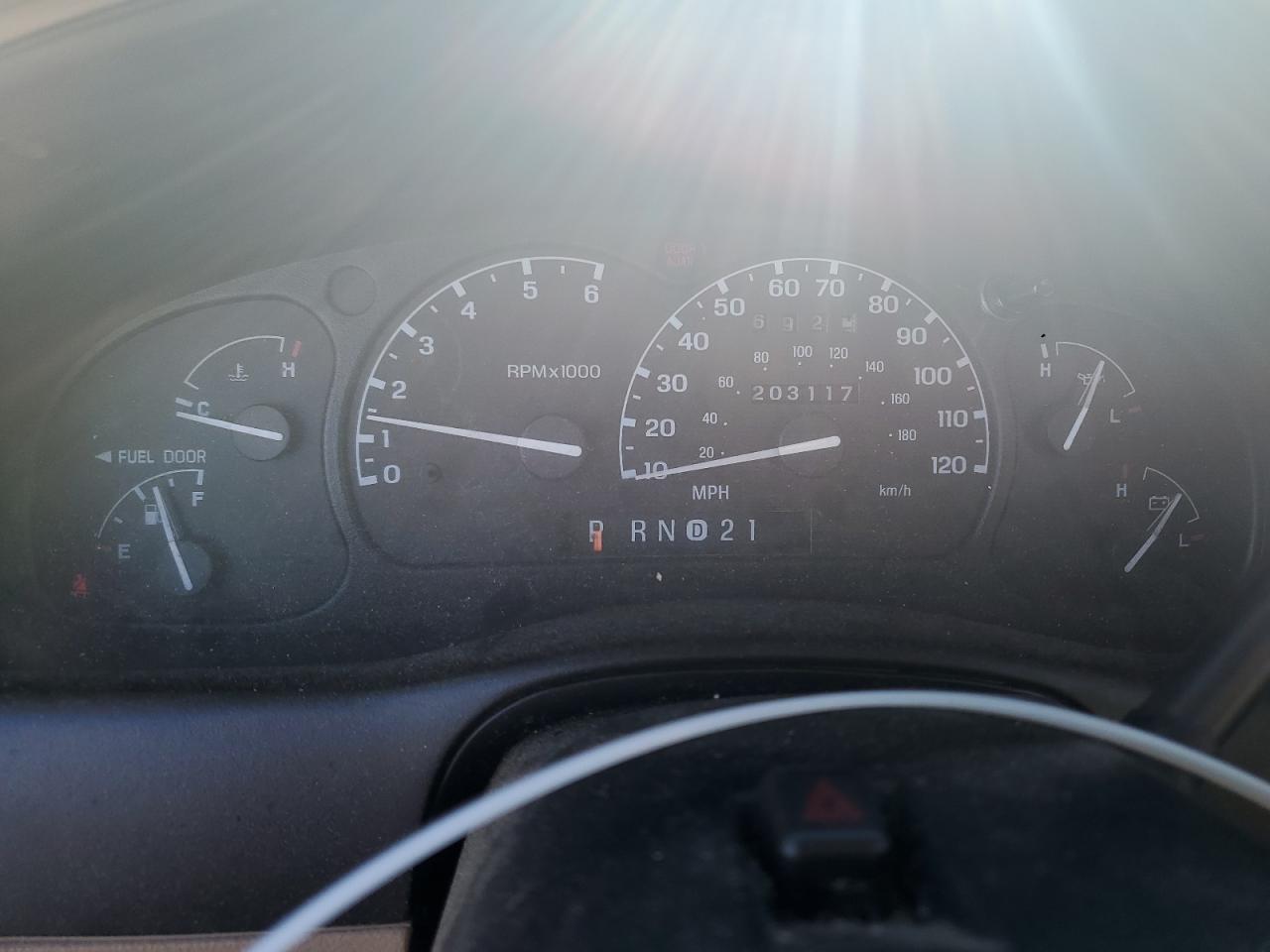 2000 Ford Explorer - Image 9