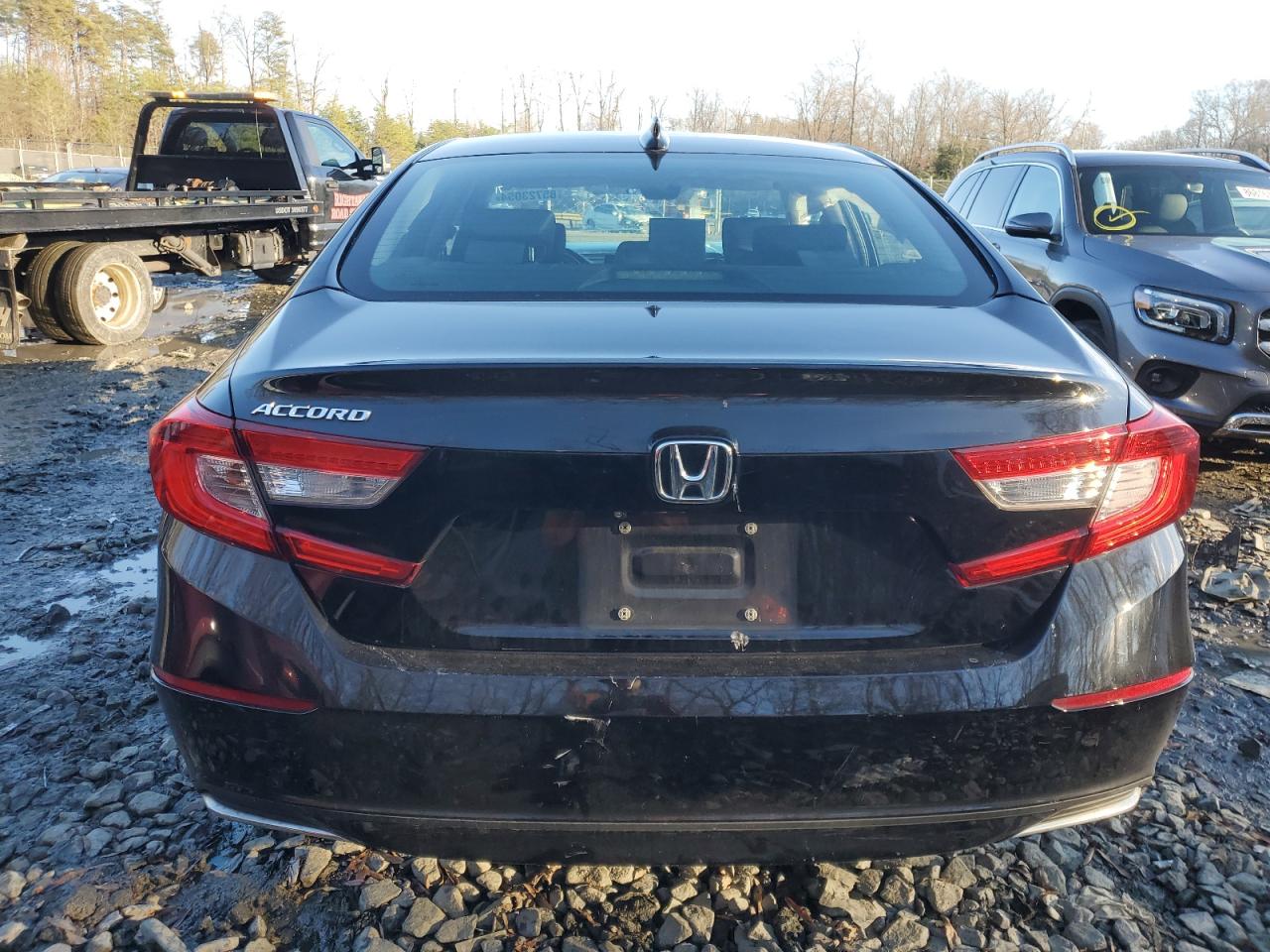 VIN 1HGCV1F47JA260083 2018 HONDA ACCORD no.6