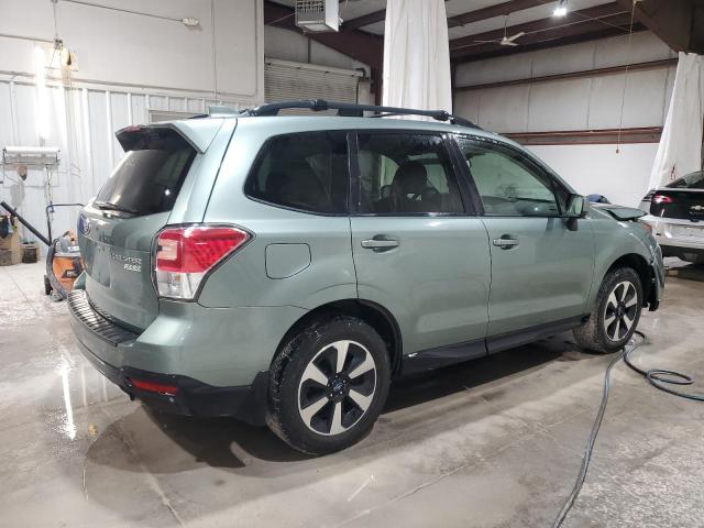  SUBARU FORESTER 2017 Зеленый