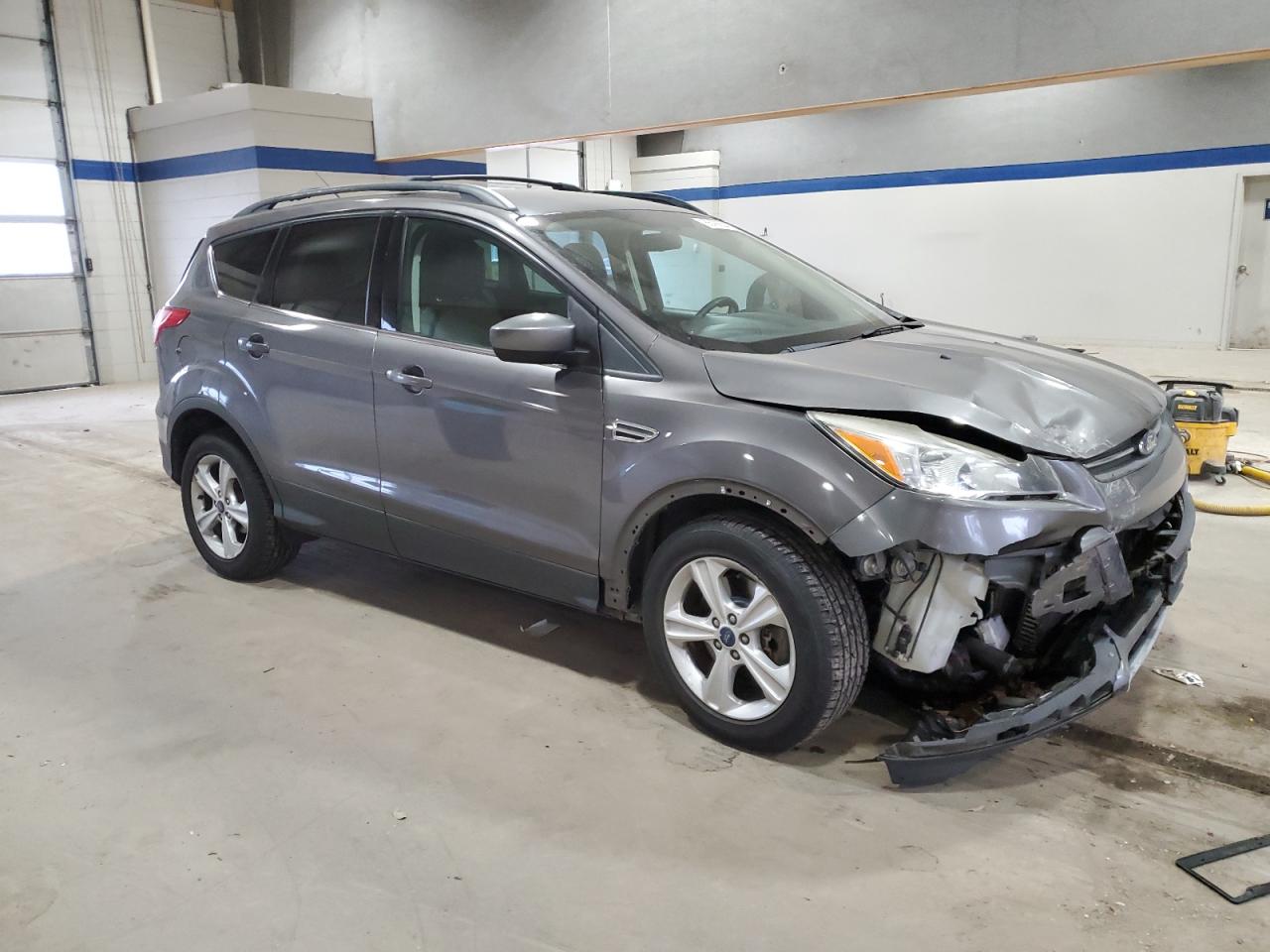 VIN 1FMCU9GX2EUA36647 2014 FORD ESCAPE no.4