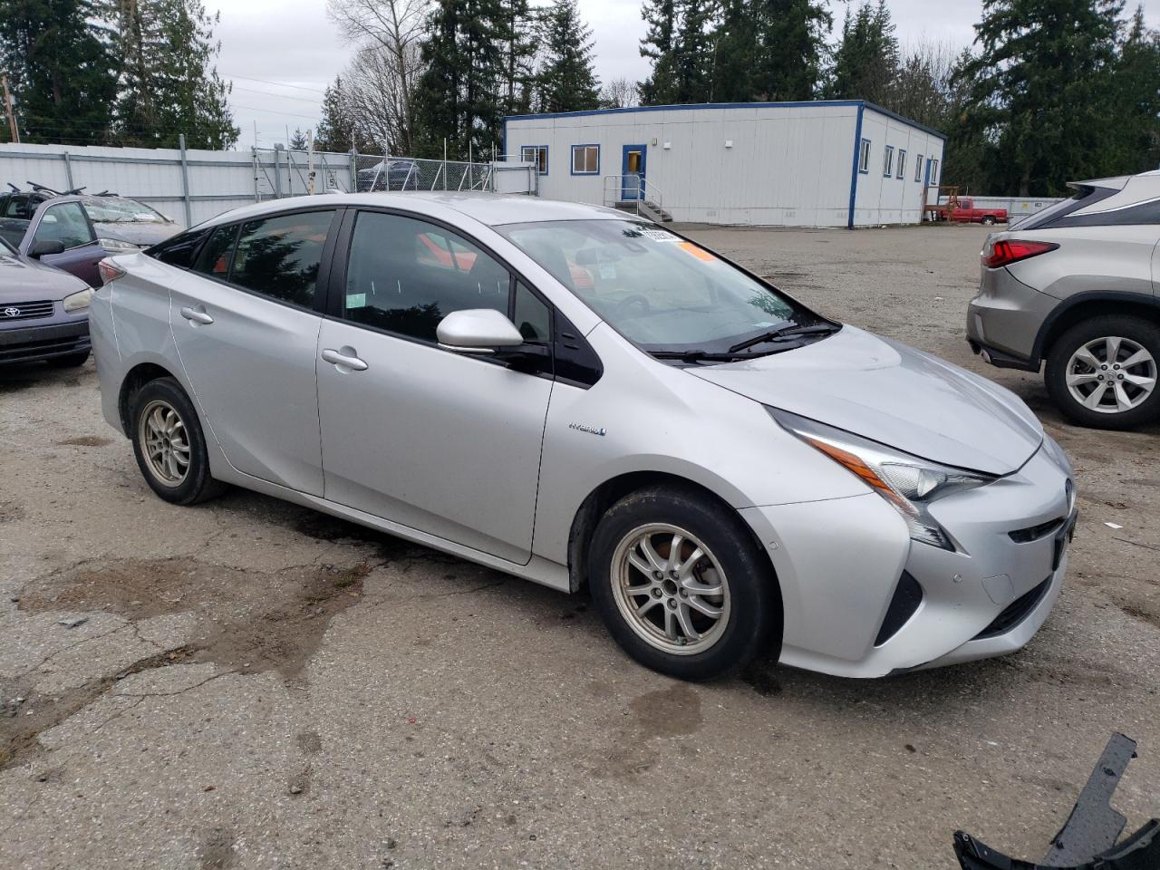 VIN JTDKARFU0J3058517 2018 TOYOTA PRIUS no.4