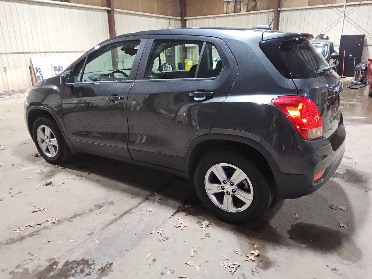2020 Chevrolet Trax - Image 2
