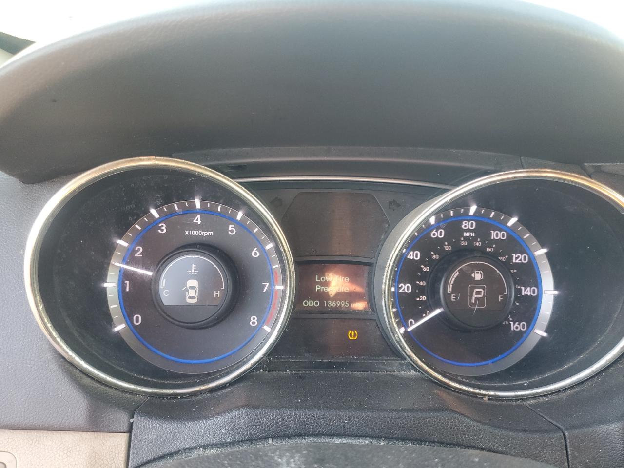 2012 Hyundai Sonata - Image 9