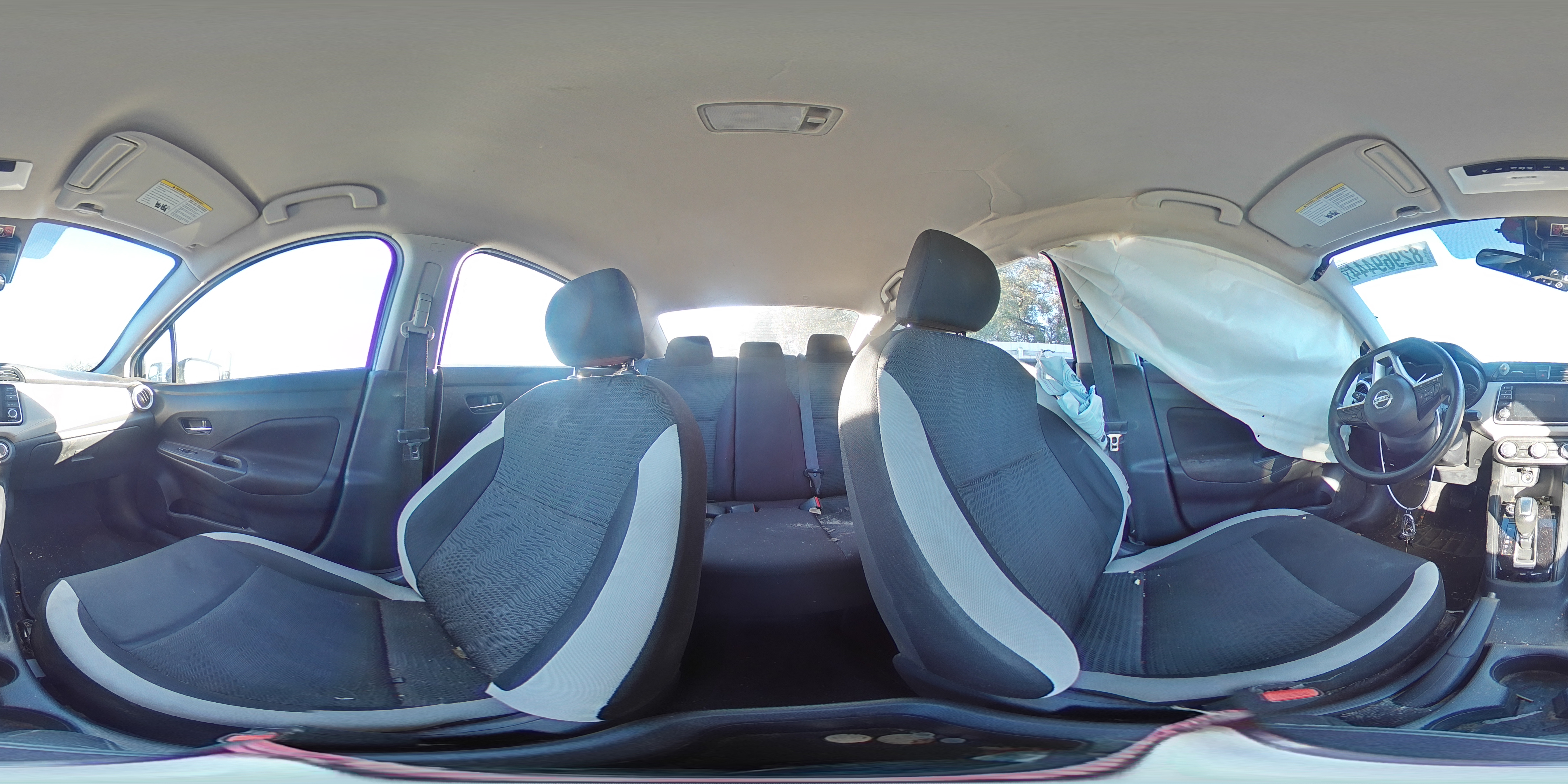 2021 Nissan Versa - Image 12