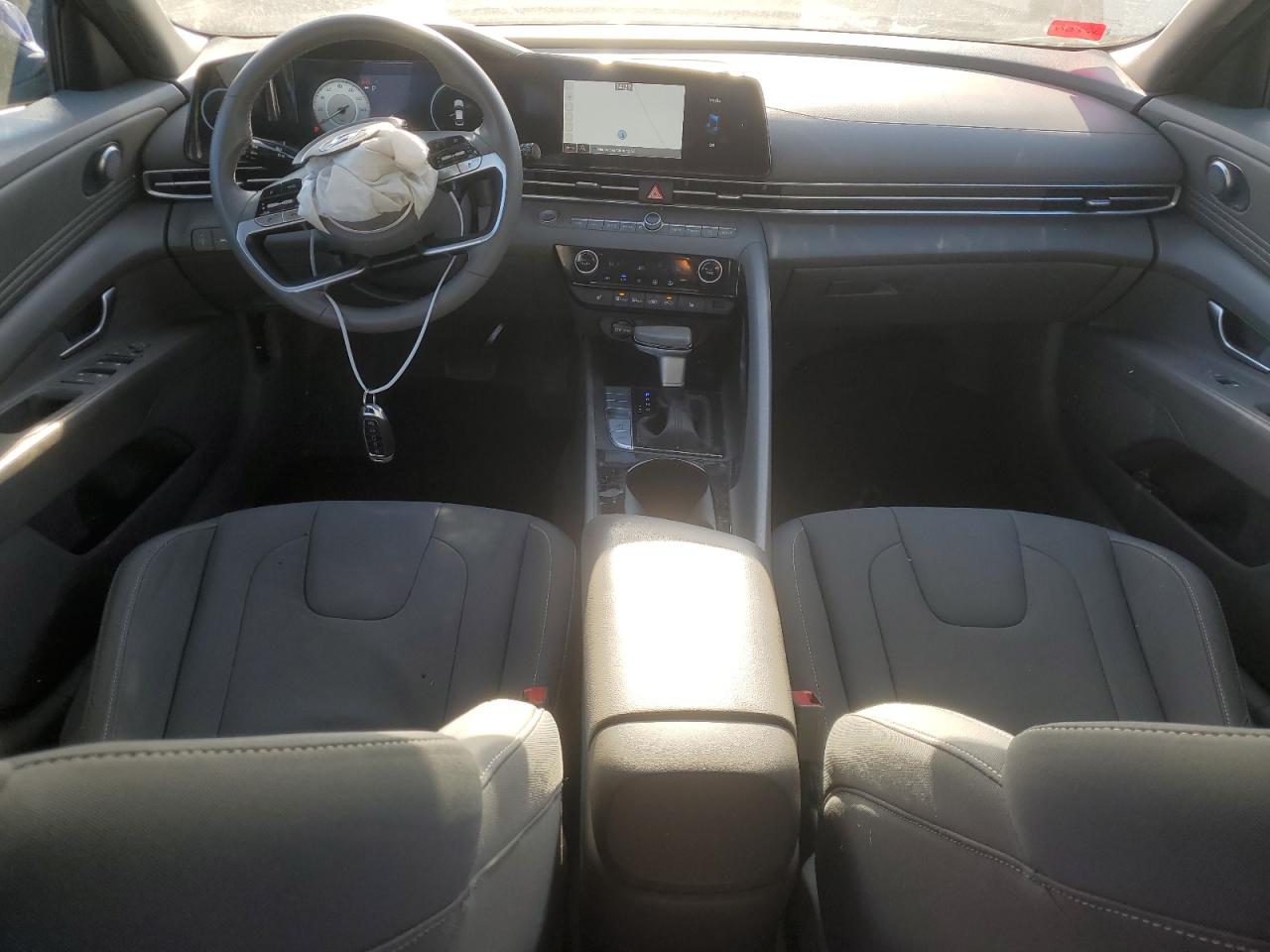 2023 Hyundai Elantra - Image 8