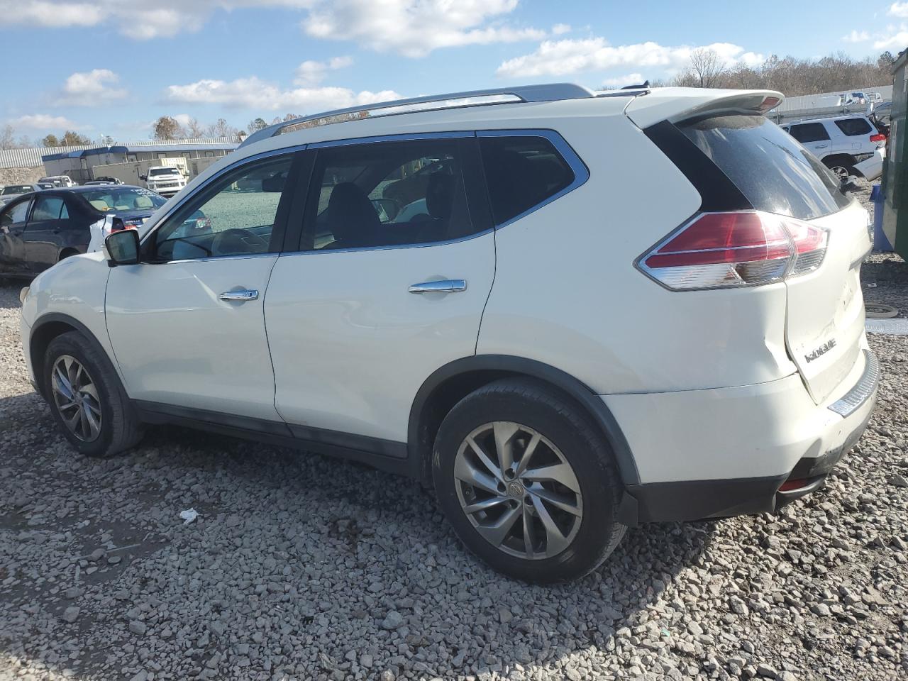 2014 Nissan Rogue - Image 2