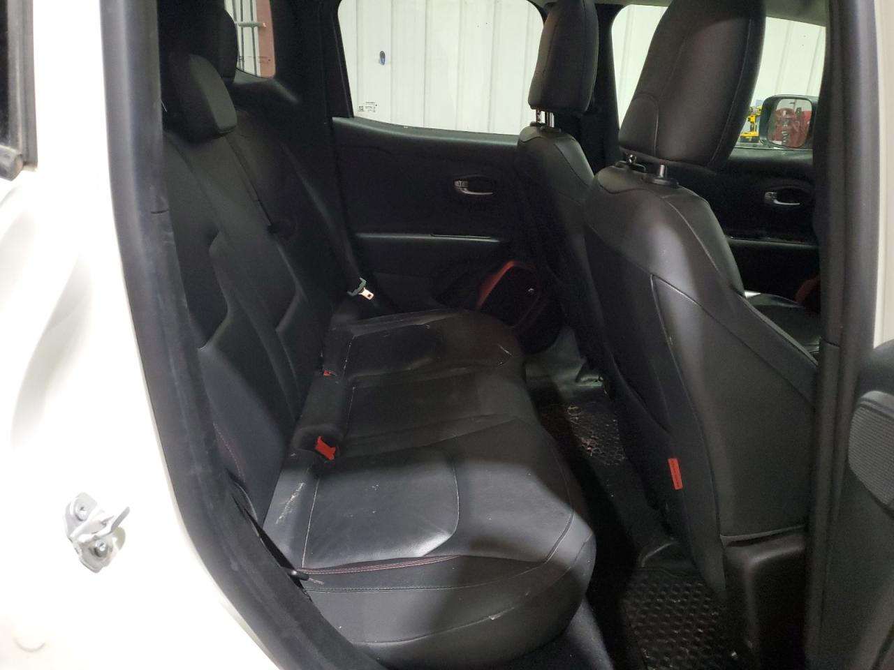 2018 Jeep Renegade - Image 10