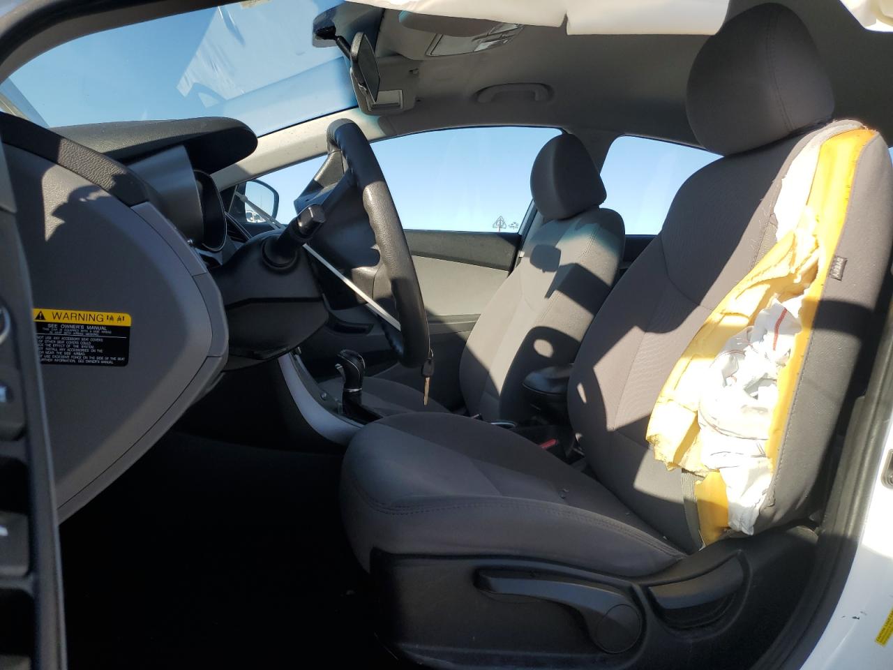 2016 Hyundai Elantra - Image 7
