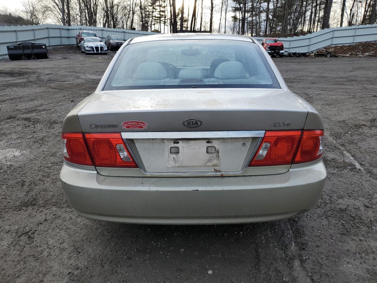 2004 Kia Optima - Image 6