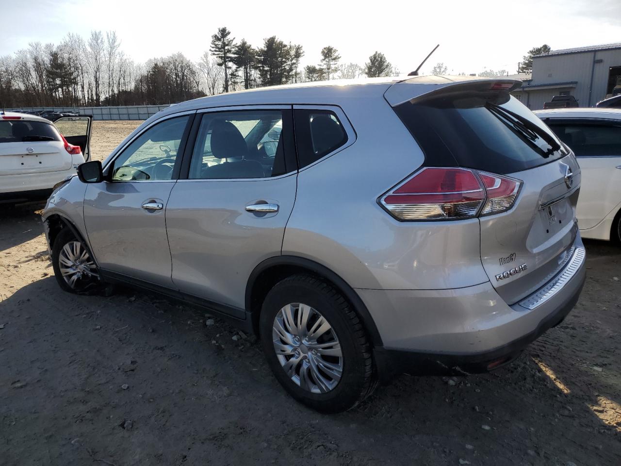 VIN KNMAT2MV4FP516620 2015 NISSAN ROGUE no.2