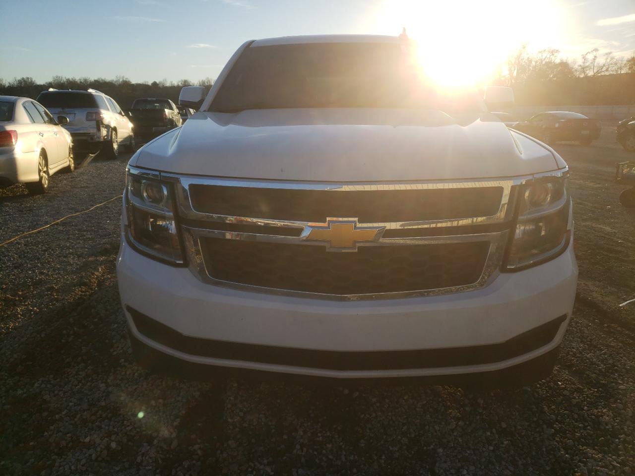 2018 Chevrolet Suburban - Image 5