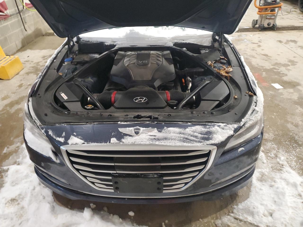 2015 Hyundai Genesis - Image 11