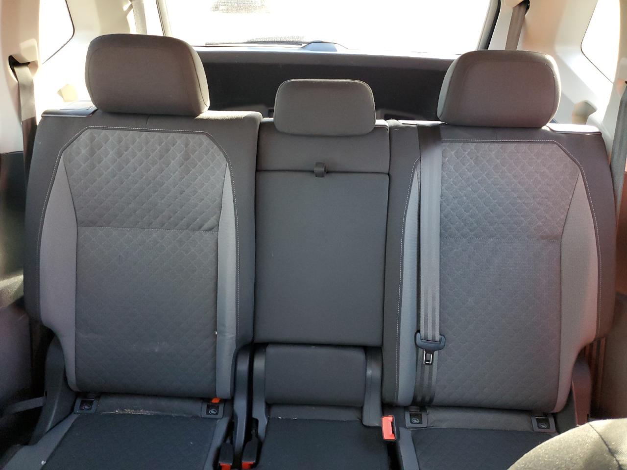 2020 Volkswagen Tiguan - Image 10