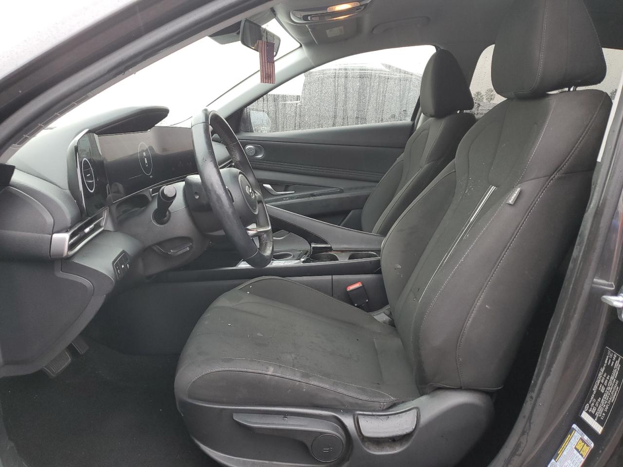 2023 Hyundai Elantra - Image 7