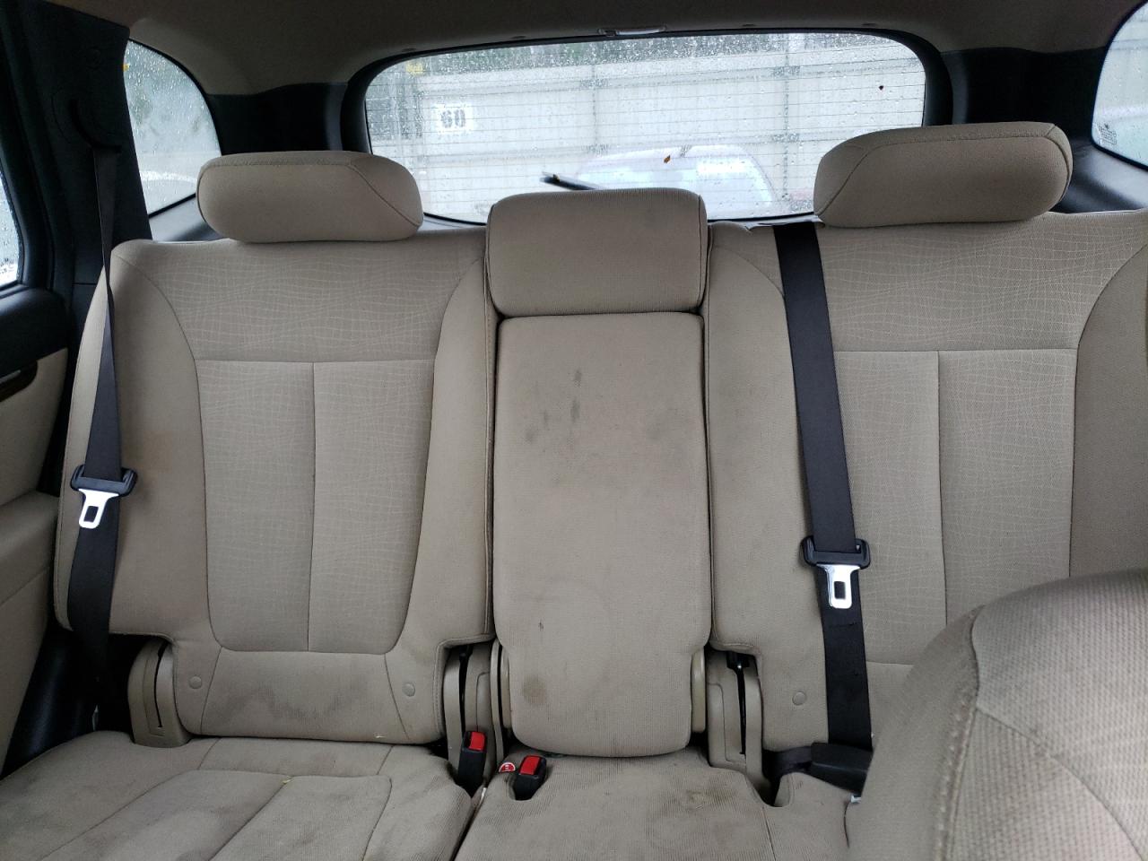 2012 Hyundai Santa Fe - Image 10